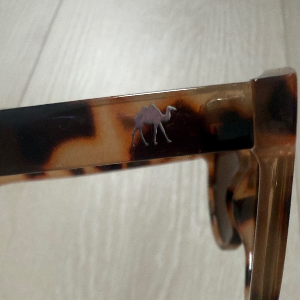 HumpOptics Tortoise Shell Sunglasses - Picture 3 of 8